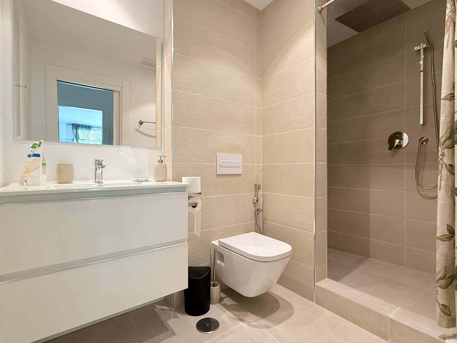 B26F1A71-E011-4356-A5E6-E247561EF98A