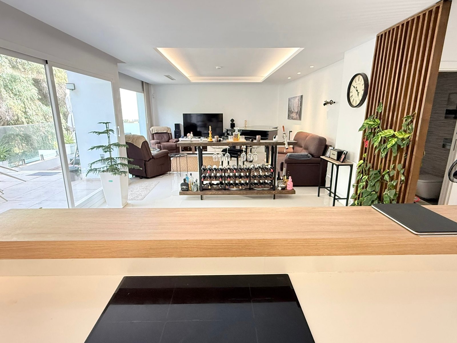 B4AAAD7F-088E-44A7-AAE5-0B46AC08F6AC