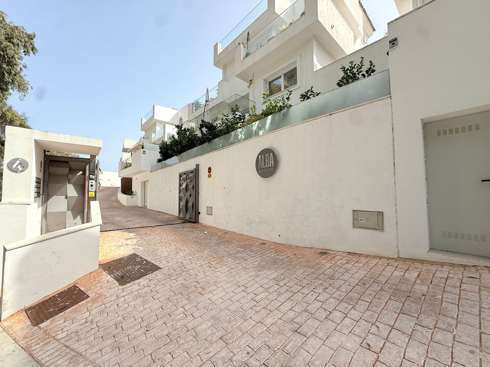 EA13FD09-6875-4004-9EE9-6F59CC8EF2CF